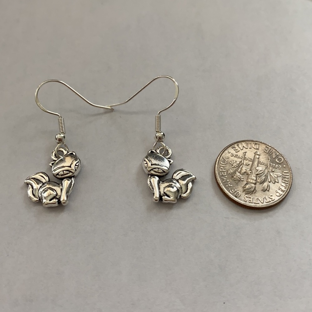 Cute little Raccoon Earrings - Picture 4 of 4